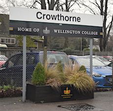 Crowthorne station sign