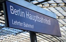 Berlin Hauptbahnhof Lehrter Bahnhof station sign