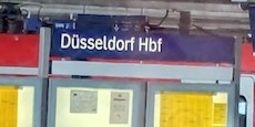 Düsseldorf Hauptbahnhof station sign