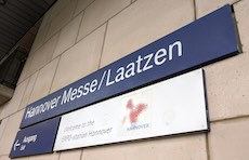 Hannover Messe/Laatzen station sign