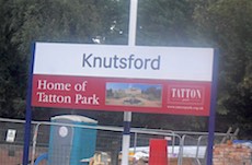 Knutsford station sign