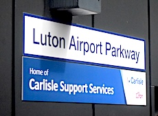 Luton Airport Parkway station sign