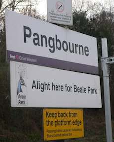 Pangbourne station sign