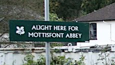 Mottisfont & Dunbridge station sign
